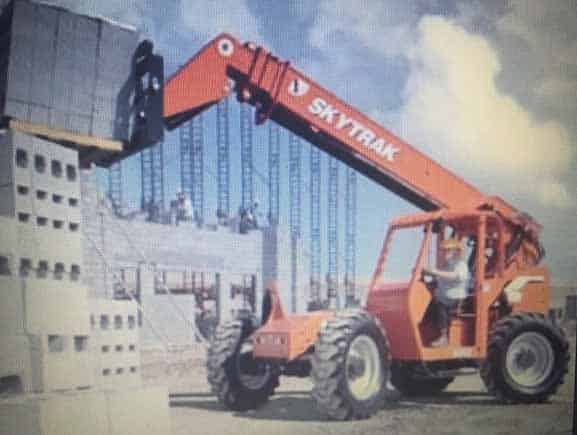 forklift for metal building unloading