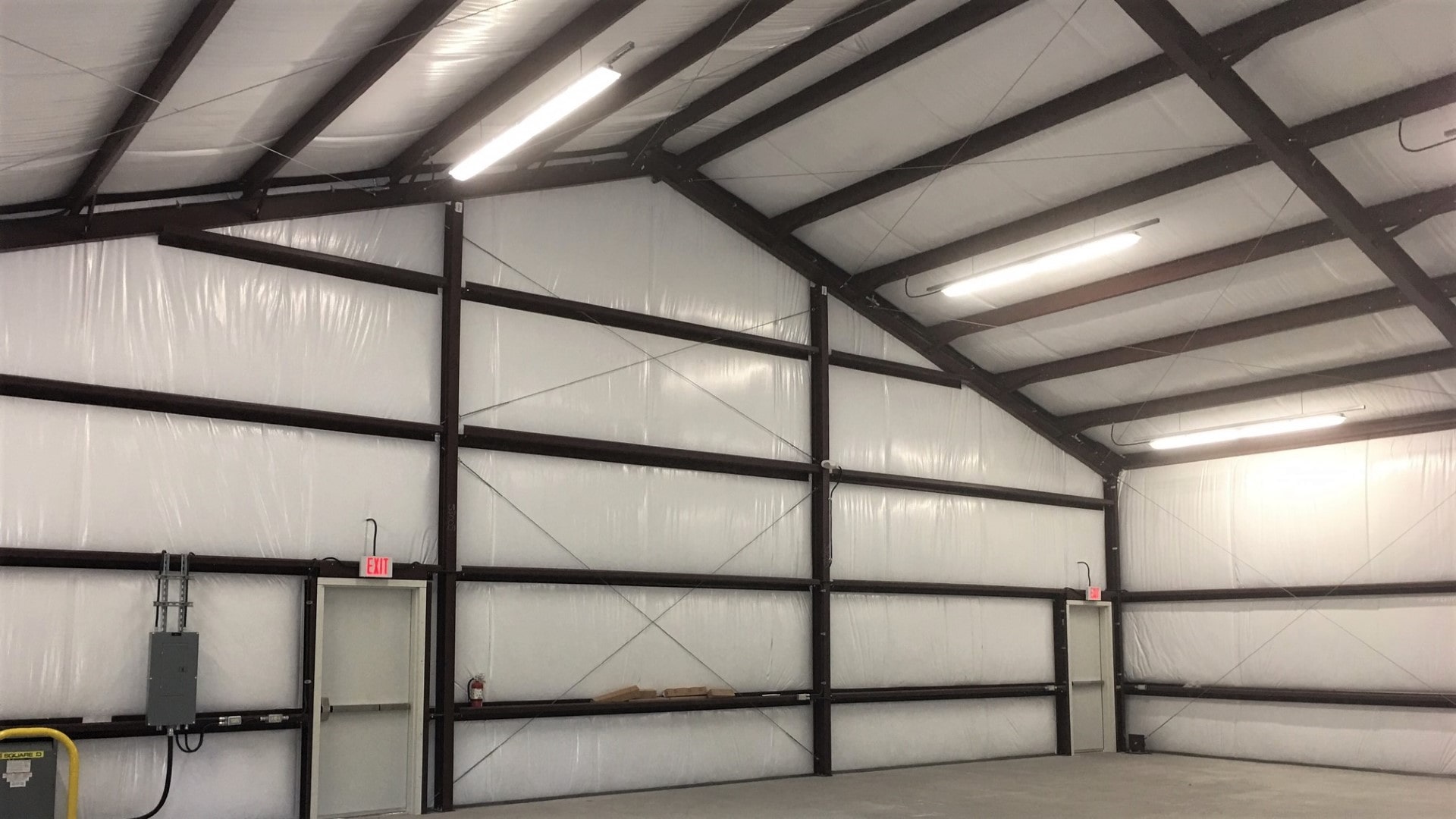 WMP- VR-R-Plus Pole Barn Insulation White vinyl faced insulation